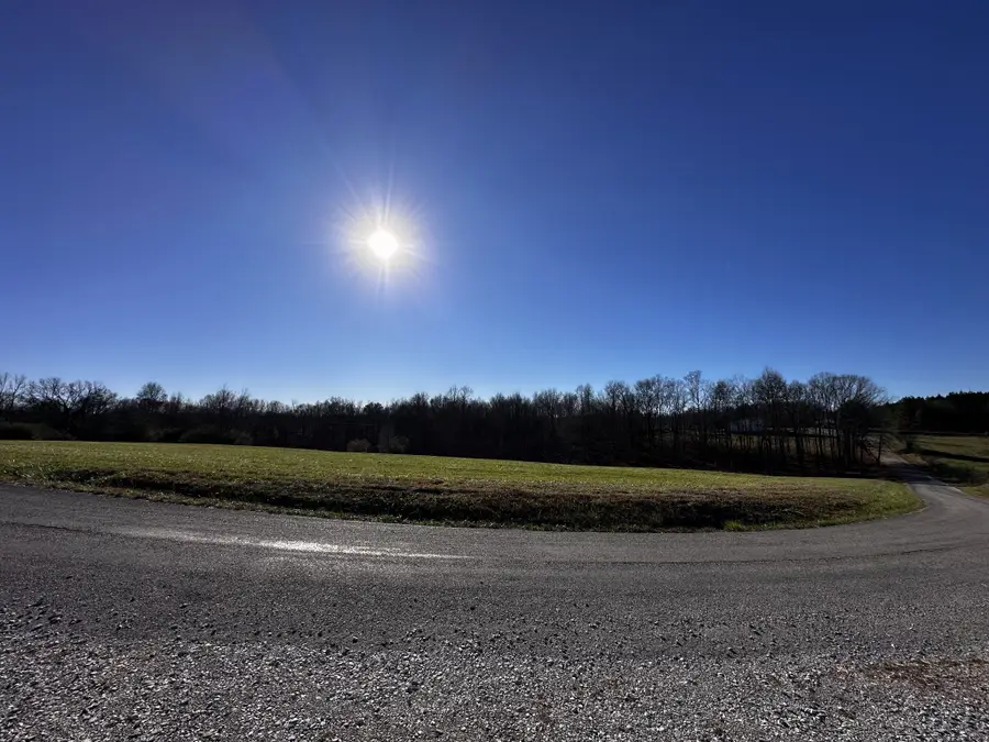 89 S Bradley Rd, Leoma, TN 38468 - Image #2