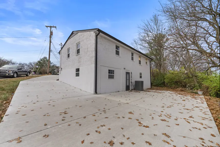 3304 Cocoa Dr, Nashville, TN 37218 - Image #2