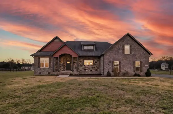 1347 Neil Rd, Chapel Hill, TN 37034