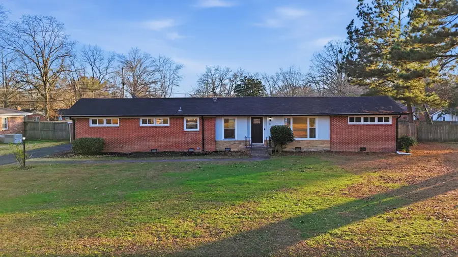 611 Bragg Cir, Tullahoma, TN 37388 - Image #2