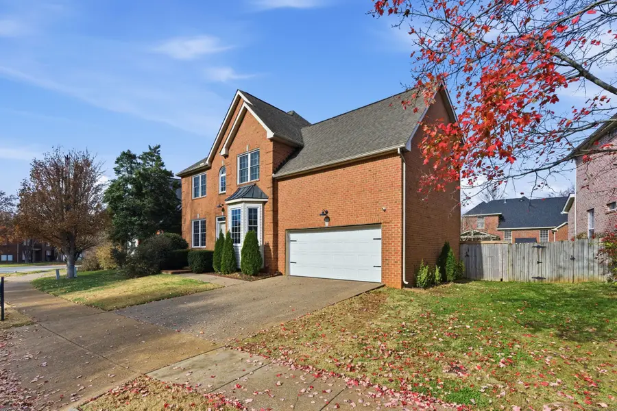 269 Stonehaven Cir, Franklin, TN 37064 - Image #2