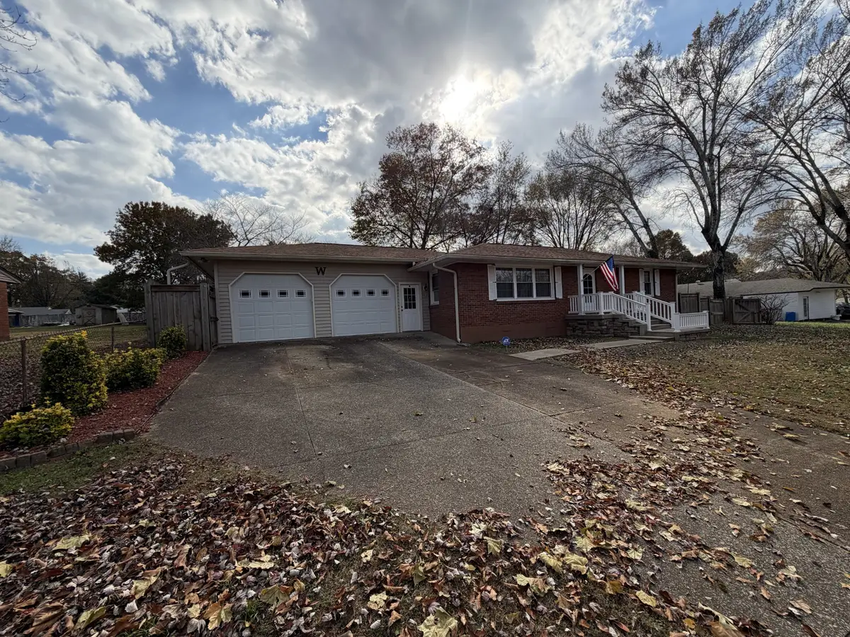 204 Park Ln, Clarksville, TN 37042 - #1