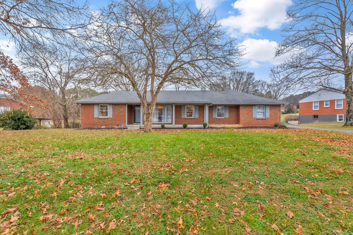 124 N Laurel Cir, Columbia, TN 38401 - Image #1