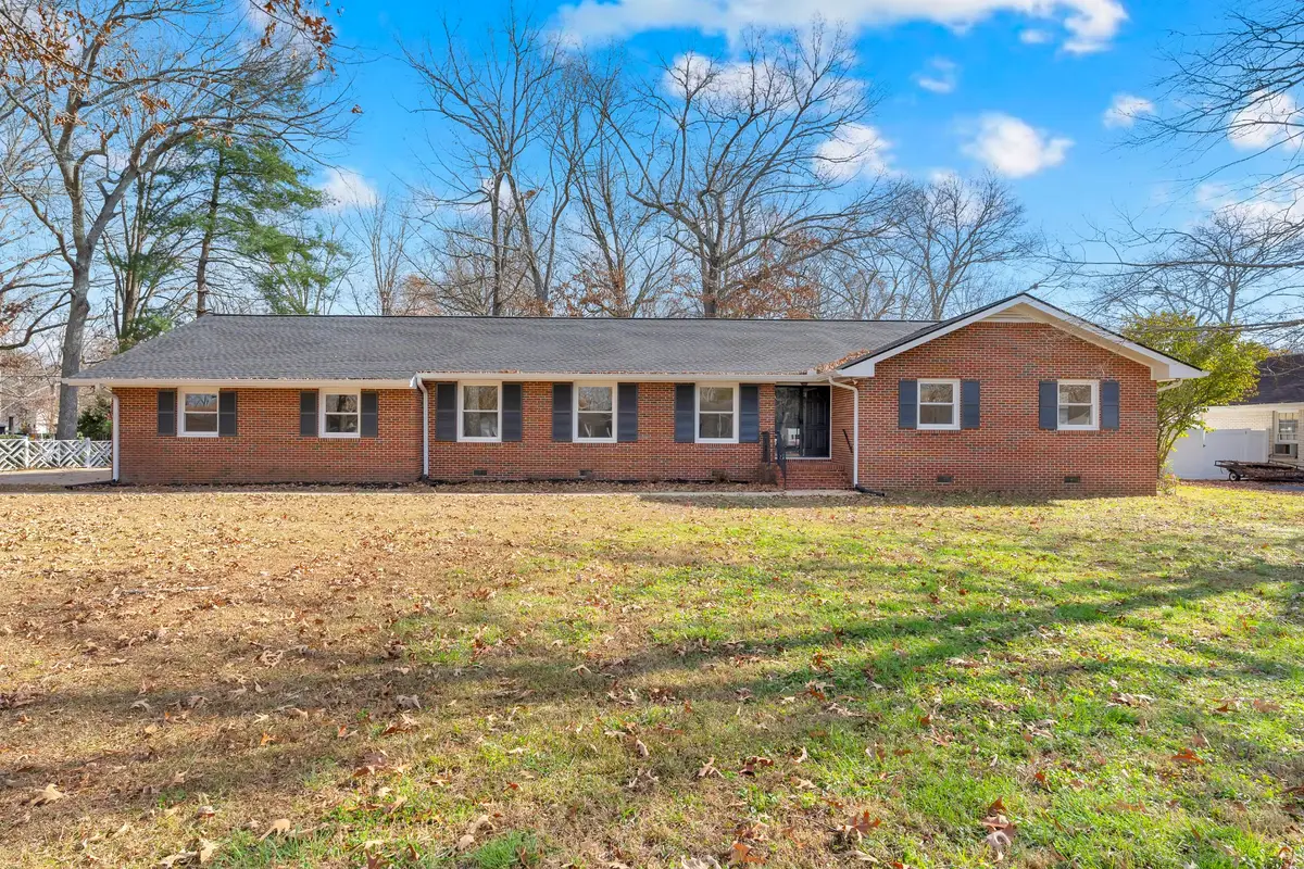 518 Sharondale Dr, Tullahoma, TN 37388 - Image #1