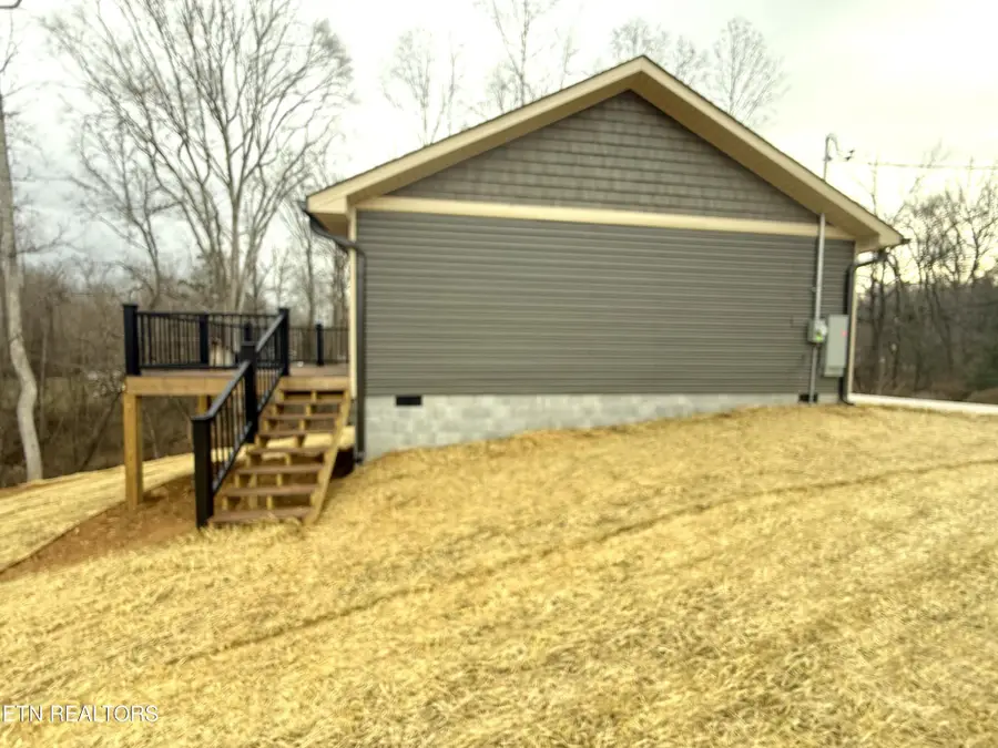 264 Wilberforce Ave, Oak Ridge, TN 37830 - Image #2