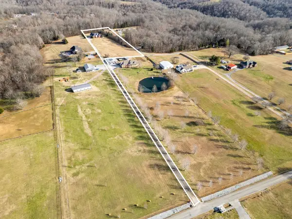 4947 Albert Fentress Rd, Greenbrier, TN 37073