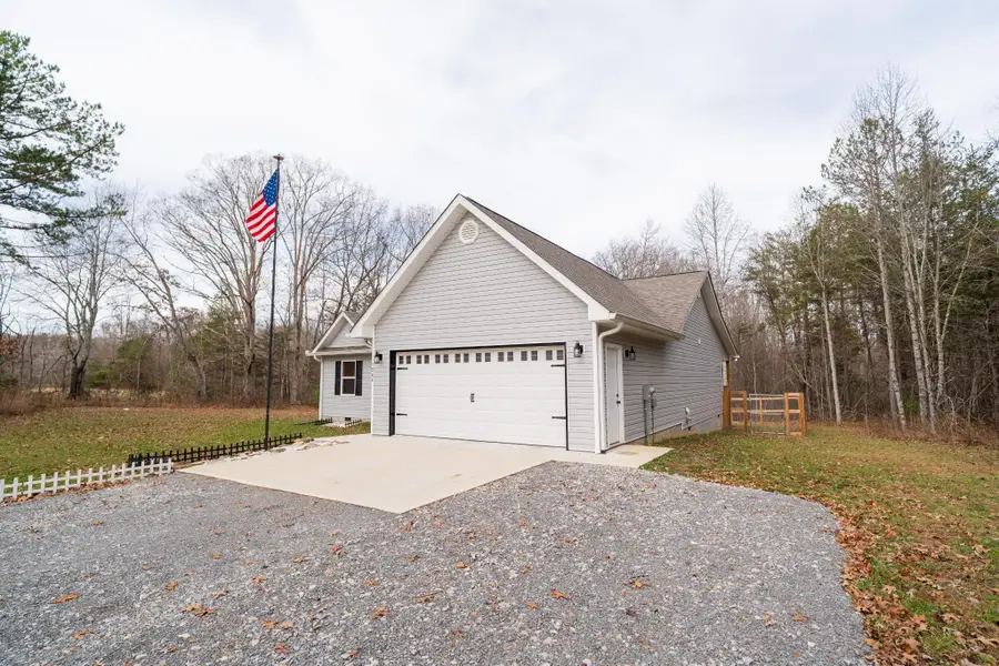 1561 Bicknell Rd, Clarkrange, TN 38553 - Image #3