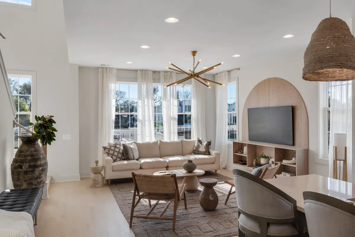 308 Edith Cir, Nashville, TN 37208 - Image #1