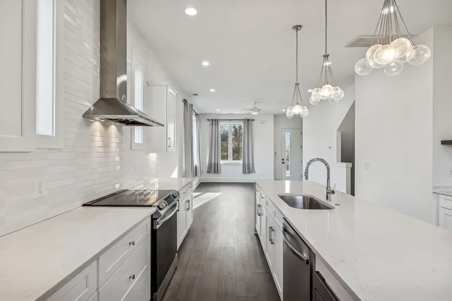 2050 Mckinley St, Nashville, TN 37207 - Image #3