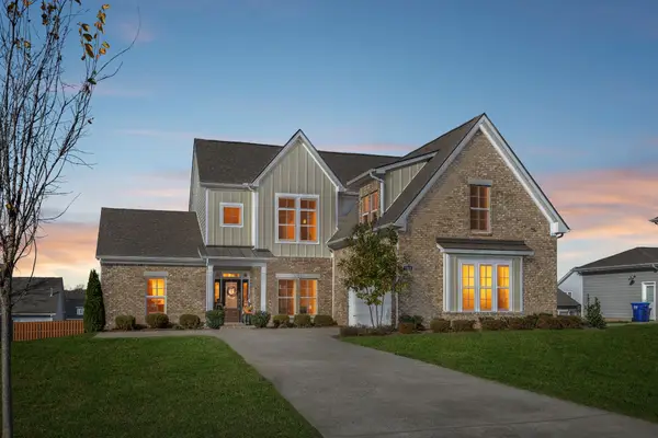 1318 Clarendon Ave, Murfreesboro, TN 37128