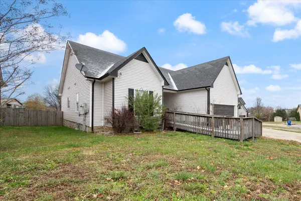 991 Guinevere Ct, Clarksville, TN 37040