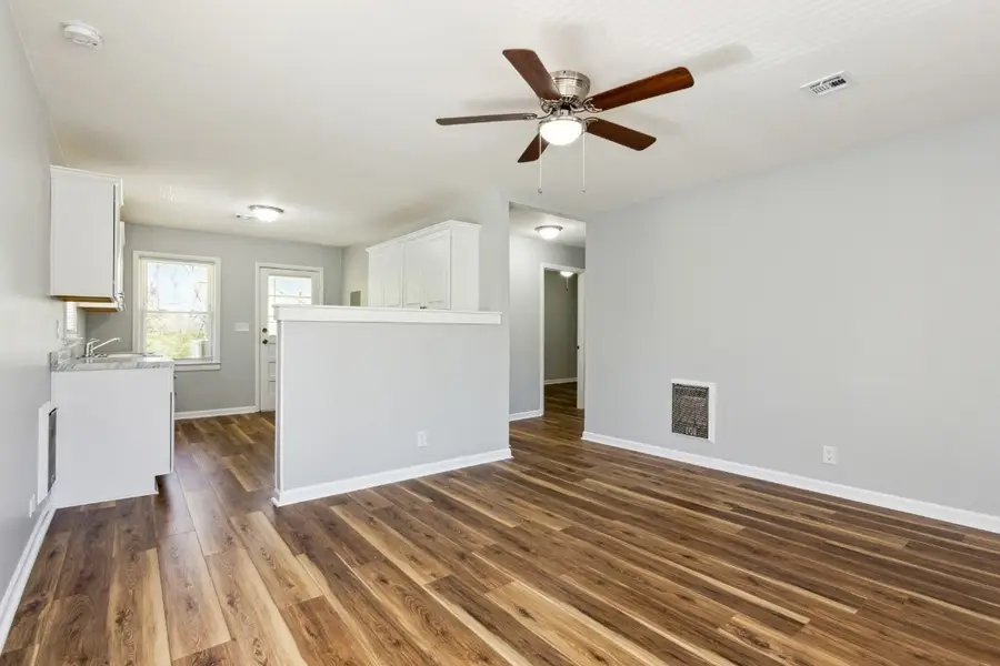 422 Hickory Hill Dr, Clarksville, TN 37040 - #2