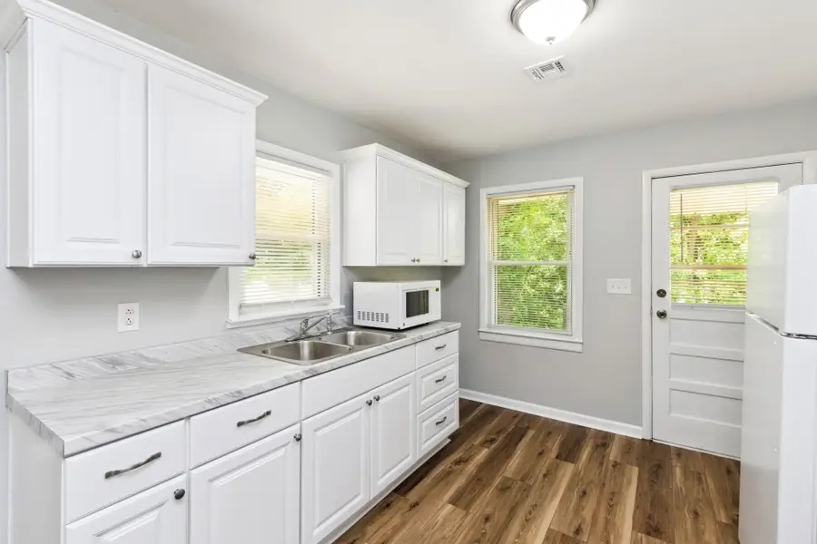 422 Hickory Hill Dr, Clarksville, TN 37040 - #3