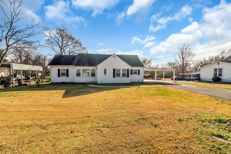 208 Hickory Dr, Shelbyville, TN 37160 - Image #2