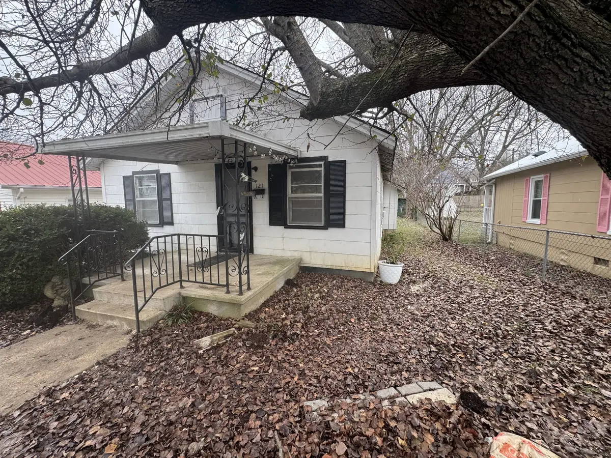 121 Sylvis St, Dickson, TN 37055 - Image #1