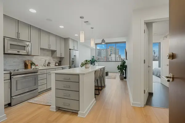 1212 Laurel St #206, Nashville, TN 37203