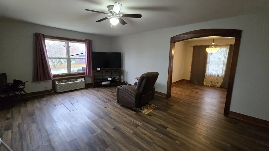 201 Walton Ave, Lafayette, TN 37083 - Image #2