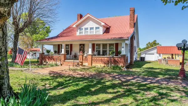 63 Old Huntsville Rd, Fayetteville, TN 37334