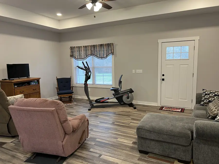 383 Old Coleytown Ln, Lafayette, TN 37083 - Image #3