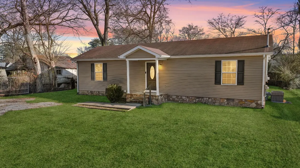 904 E Grundy St, Tullahoma, TN 37388 - Image #1