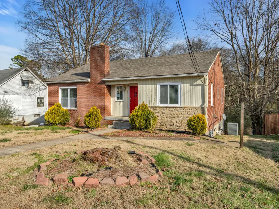 915 Richardson St, Clarksville, TN 37040 - #2