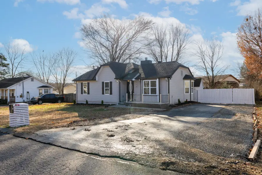 798 Summer Hill Ln E, La Vergne, TN 37086 - Image #2