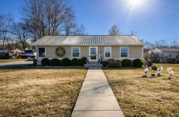 215 Alta Ave, Shelbyville, TN 37160