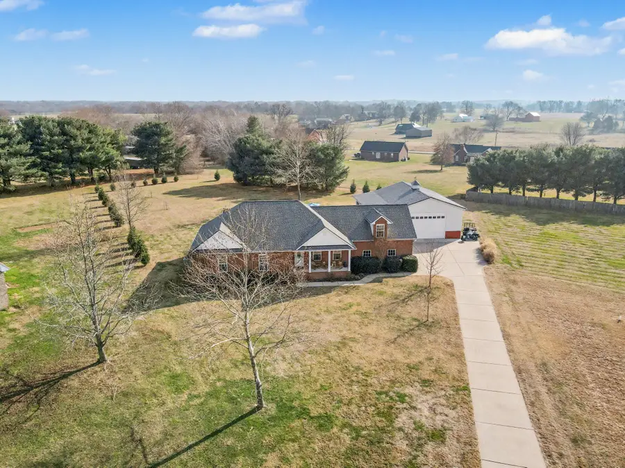 1002 Roland Ct, Cottontown, TN 37048 - Image #2