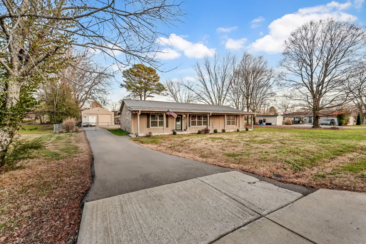 214 Eastside Dr, White House, TN 37188 - Image #1