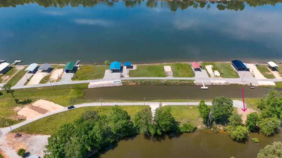 258 Drake Dr, Clifton, TN 38425 - Image #2