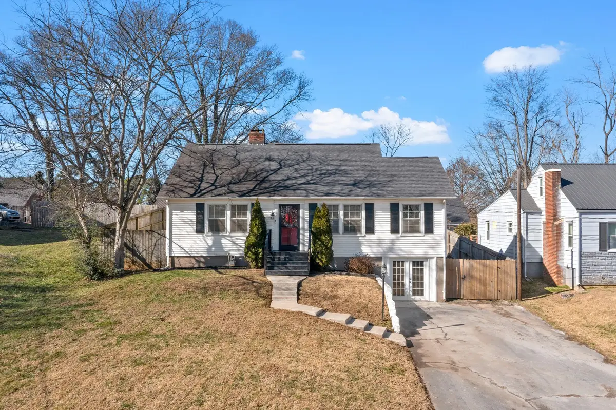 2106 Thomas Ave, Columbia, TN 38401 - Image #1