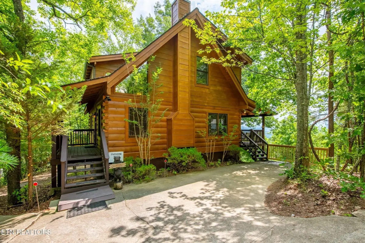 813 Lloyd Huskey Rd, Sevierville, TN 37863 - Image #1