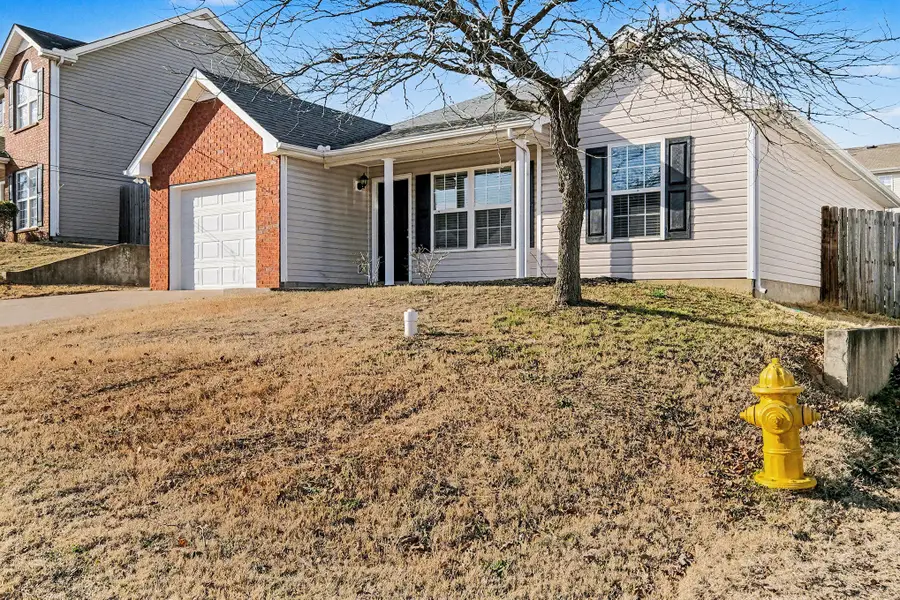 1228 Shannon Ln, La Vergne, TN 37086 - Image #2