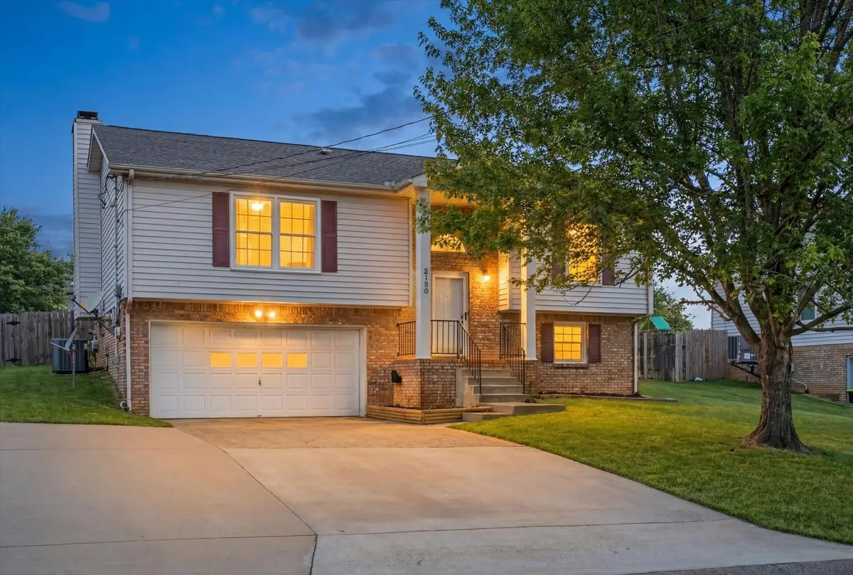 2130 Amadeus Dr, Clarksville, TN 37040 - #1