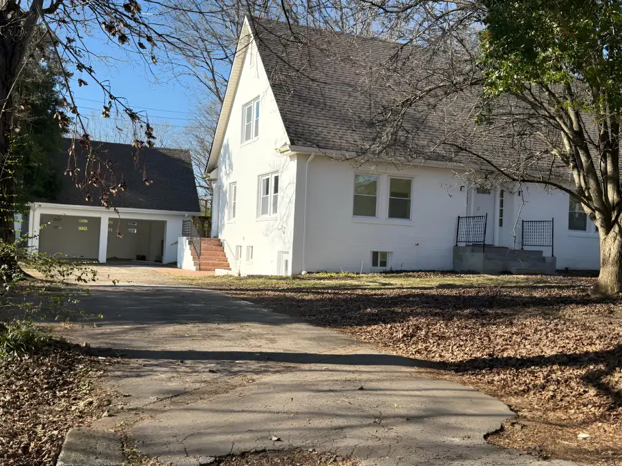 103 Springer Dr, Lawrenceburg, TN 38464 - Image #2