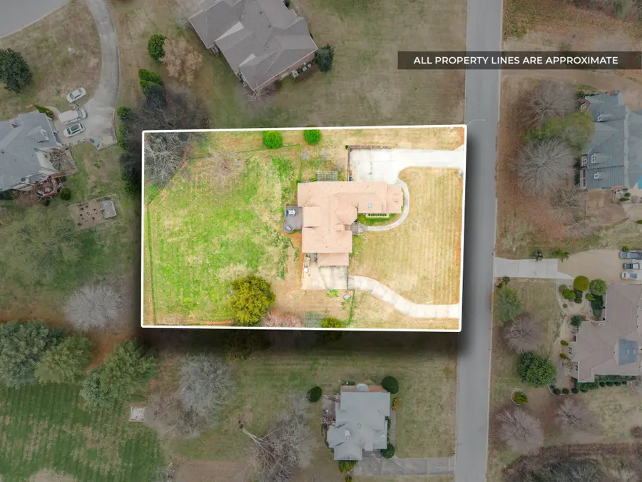 531 Stonegate Dr, Clarksville, TN 37043 - Image #2