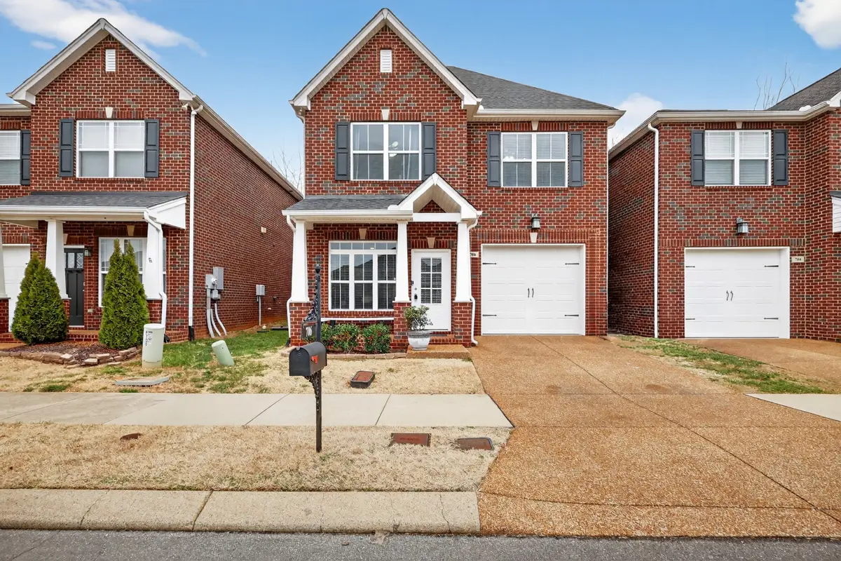706 Indian Ridge Cir, White House, TN 37188 - Image #1