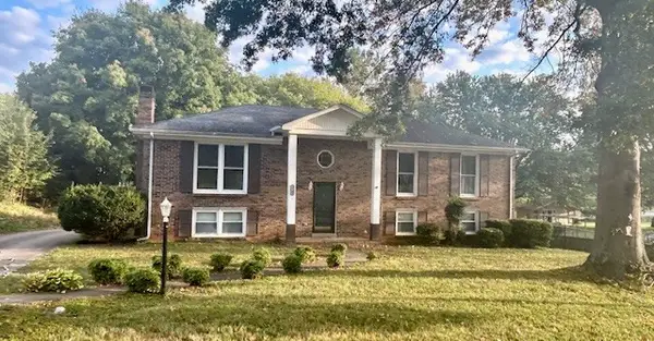 2503 Independence Dr, Clarksville, TN 37043