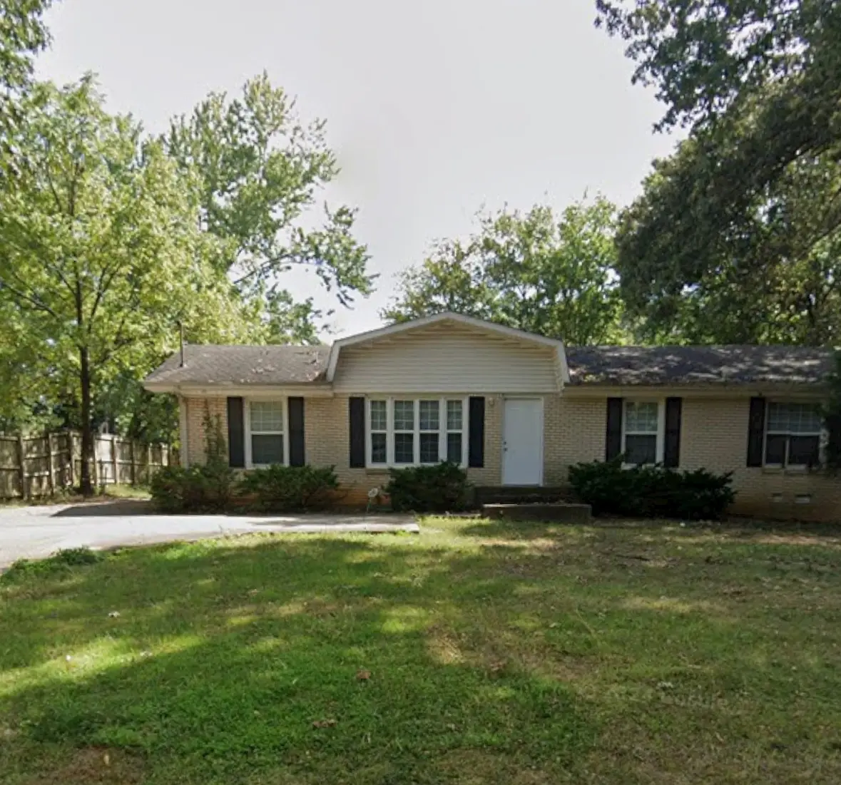 292 Lafayette Rd, Clarksville, TN 37042 - #1