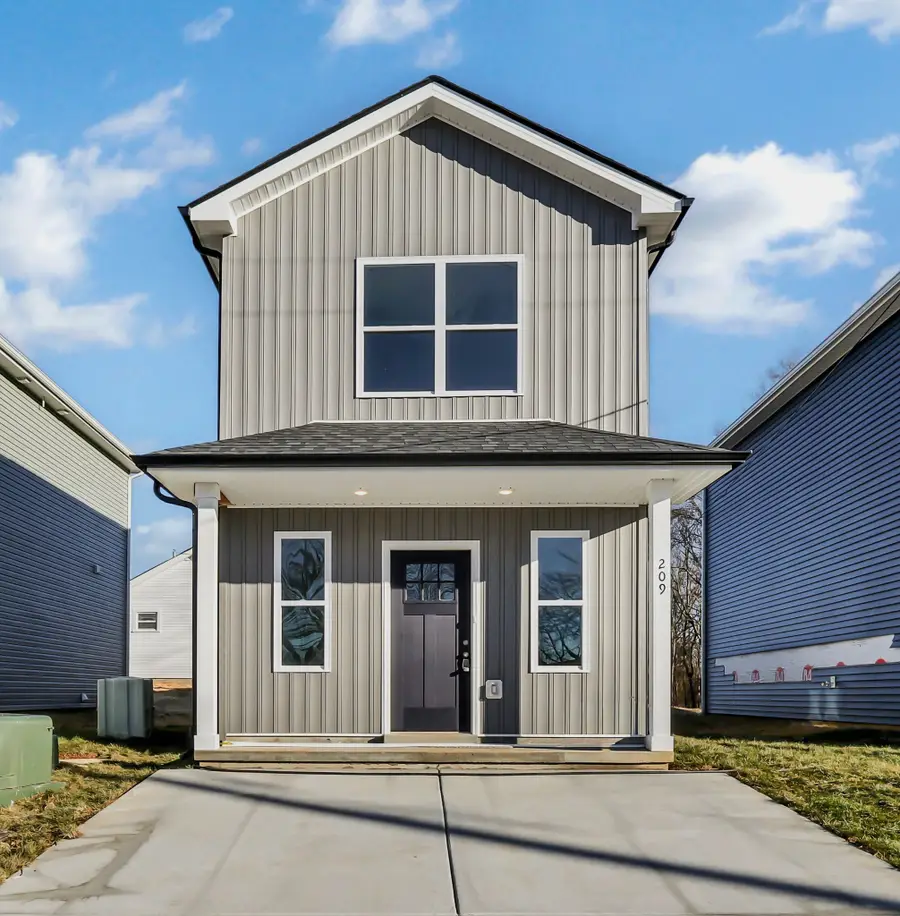209 Robert St, Clarksville, TN 37040 - #2