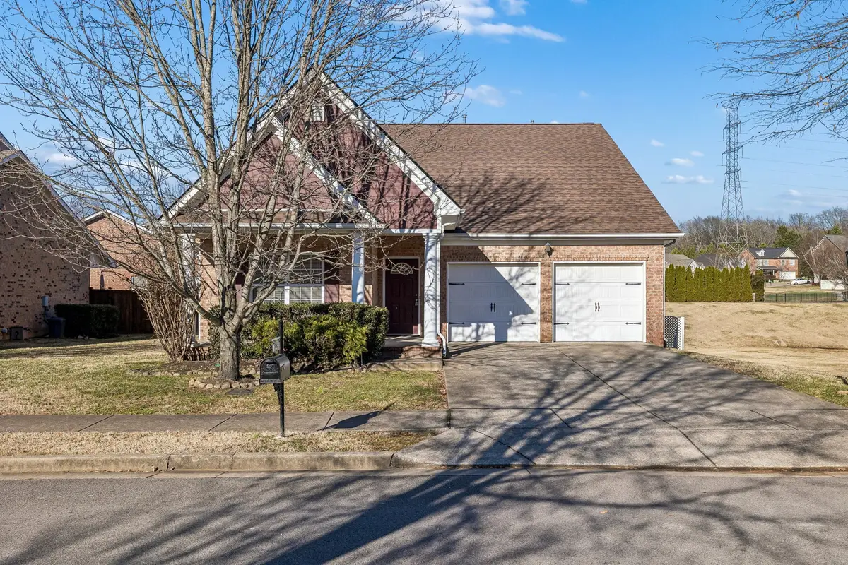 1529 Goldfinch Cir, Hermitage, TN 37076 - Image #1