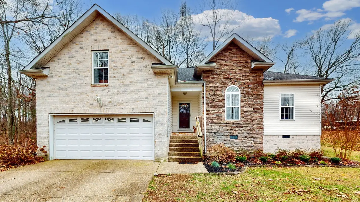 112 Holly Ln, White House, TN 37188 - Image #1
