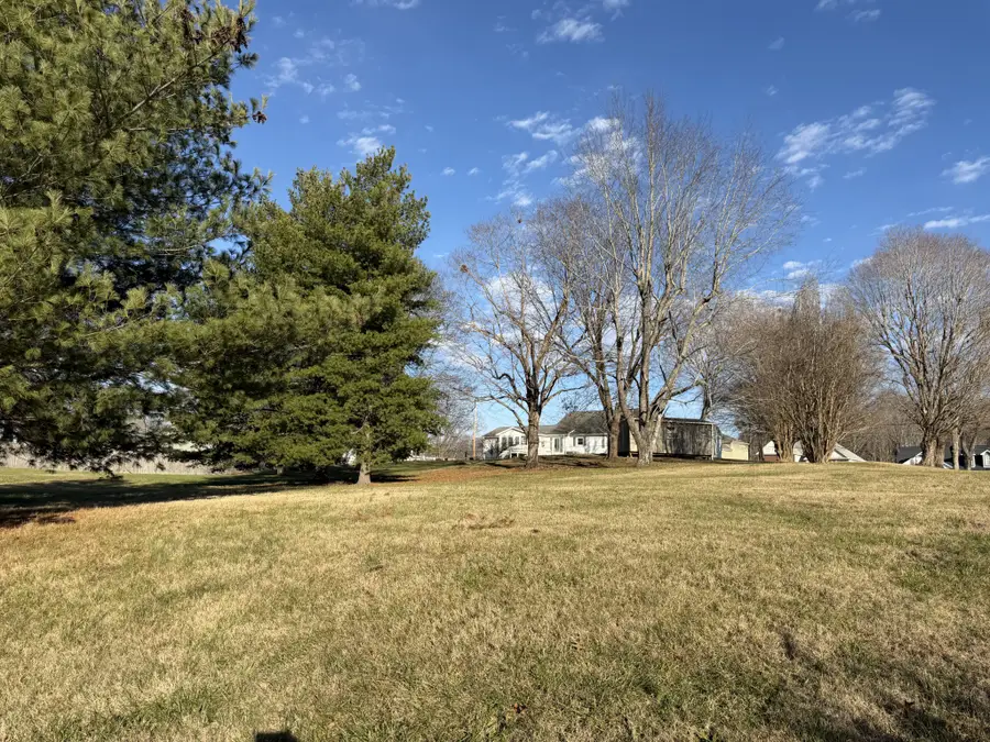 415 Hawkins Rd, Clarksville, TN 37040 - #3