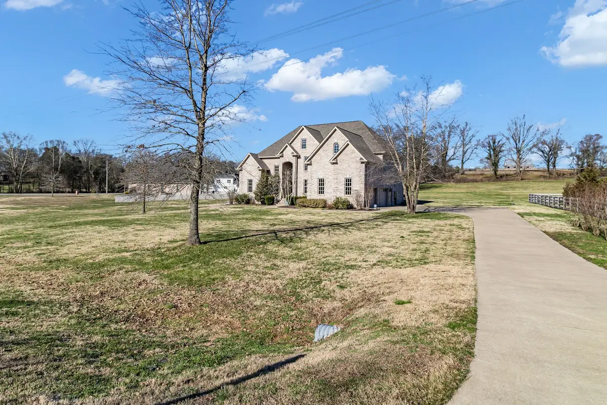 423 Carters Creek Pike, Columbia, TN 38401 - Image #1