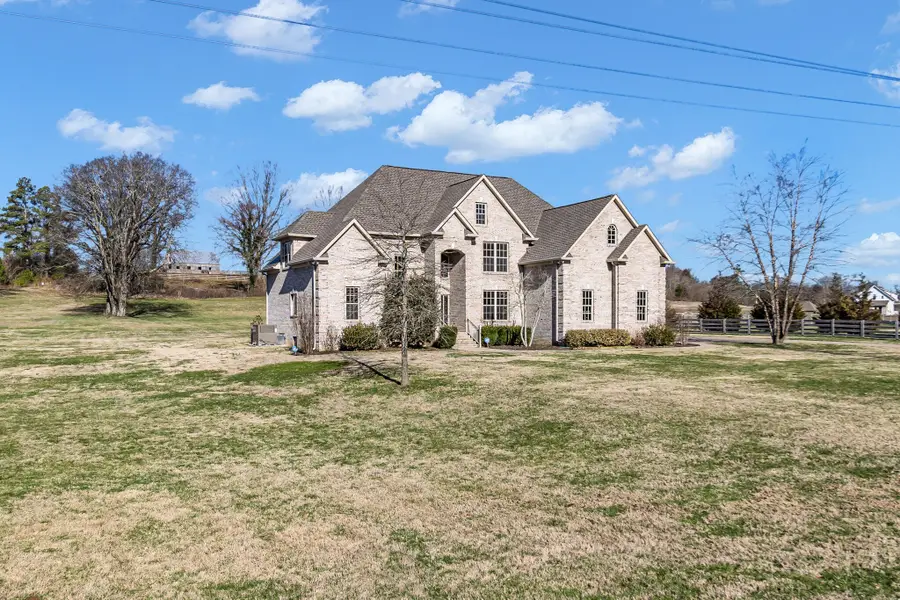 423 Carters Creek Pike, Columbia, TN 38401 - Image #3