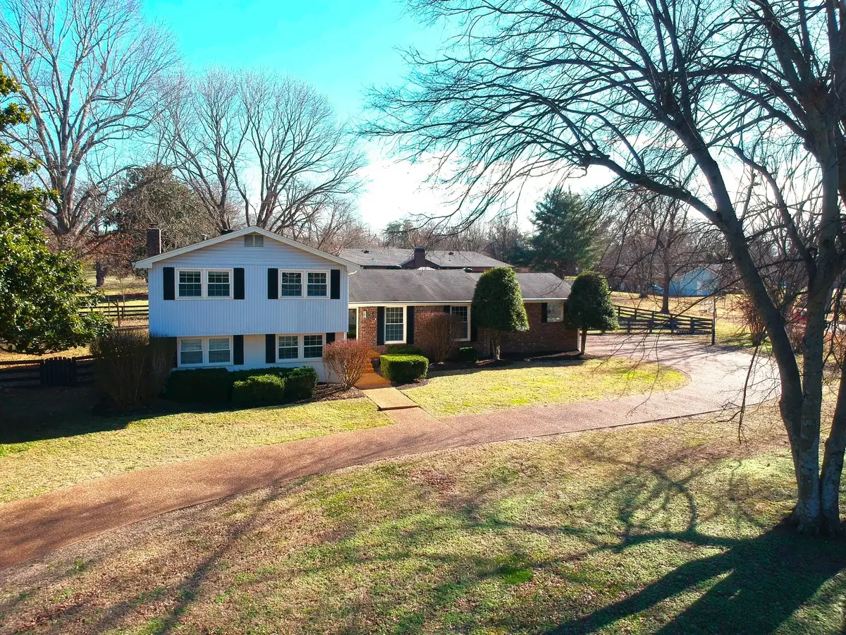 5016 Twin Lakes Dr, Old Hickory, TN 37138 - Image #1