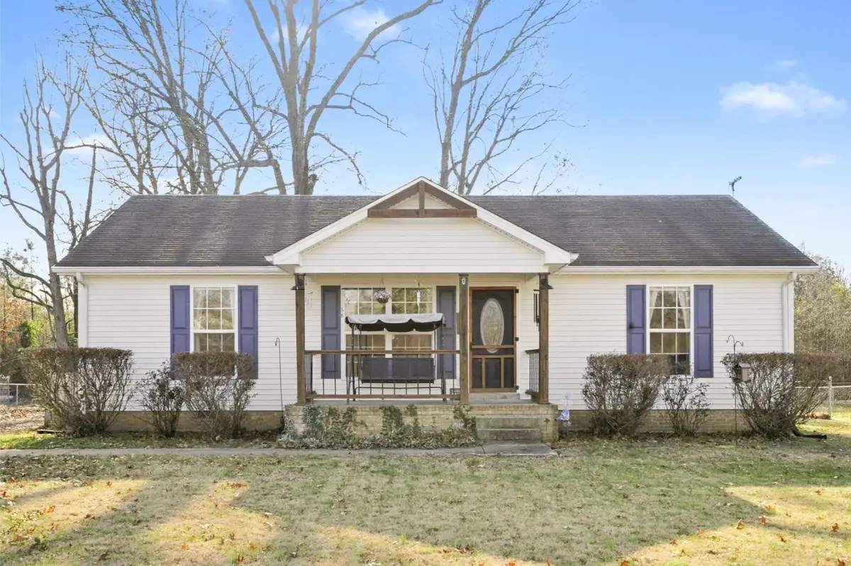 369 N Harris Rd, Portland, TN 37148 - Image #1