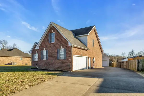 1017 Crystal Bear Trl, Murfreesboro, TN 37128