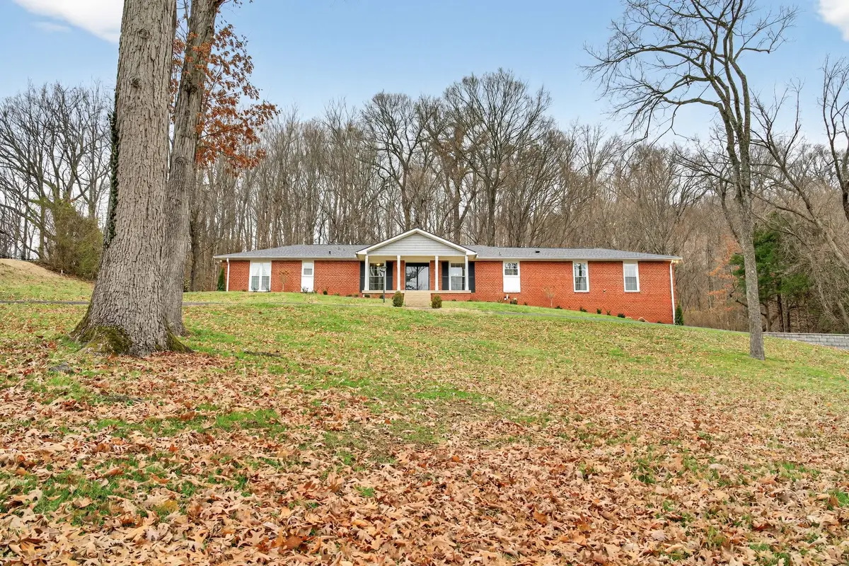 2148 Timberwood Dr, Nashville, TN 37215 - Image #1