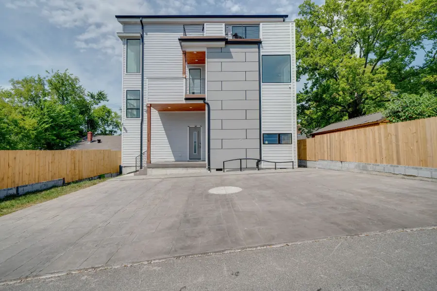 1015B Summit Ave, Nashville, TN 37203 - Image #2